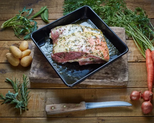 Boneless Shoulder of Lamb in Thyme & Garlic (800g)